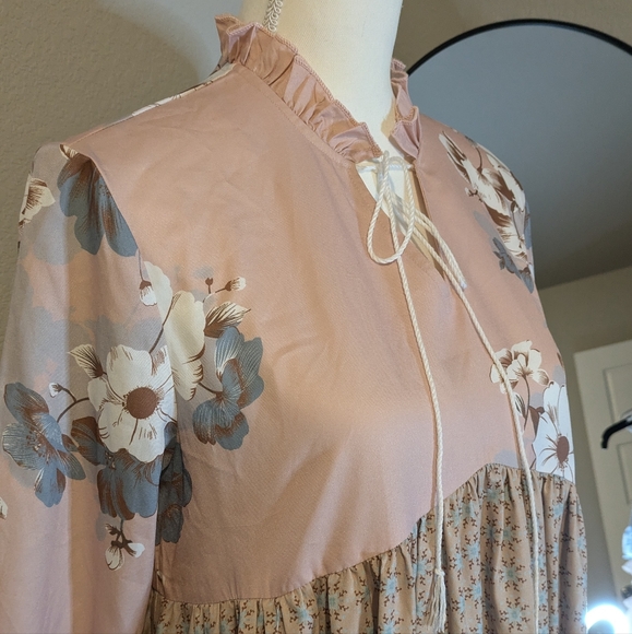 Pink Dainty Maxi Dress - Picture 3 of 8